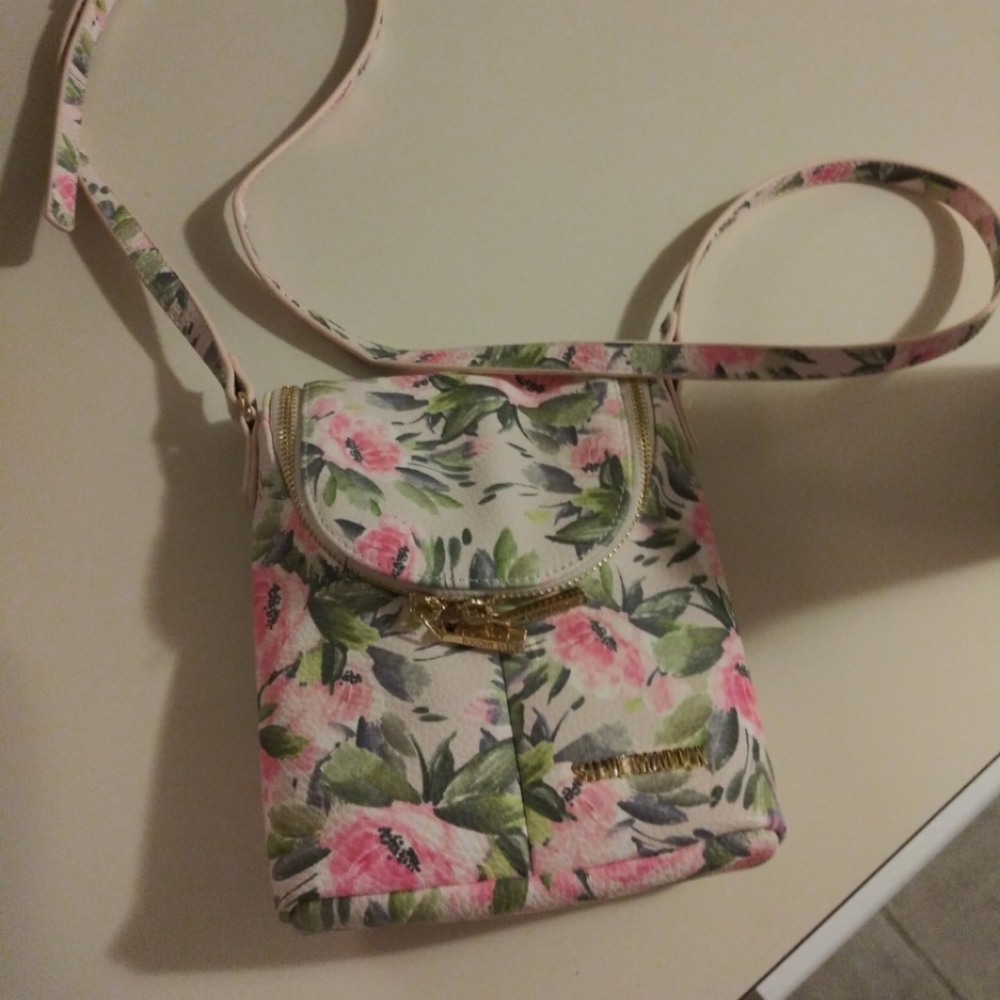 Cross body floral pirse